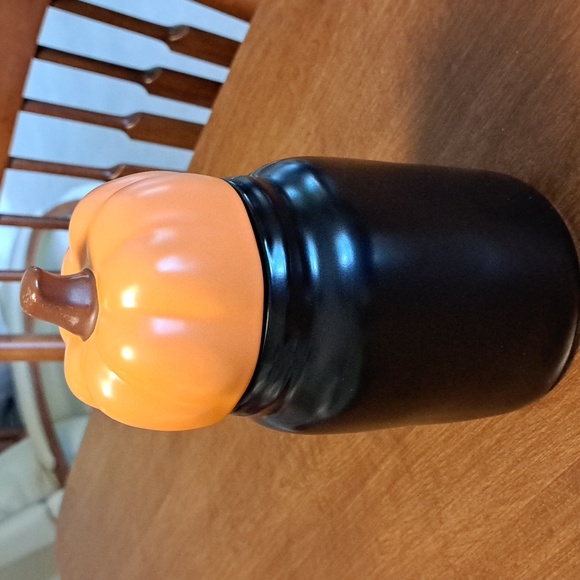 Rae Dunn Halloween pumpkin container - Picture 4 of 7